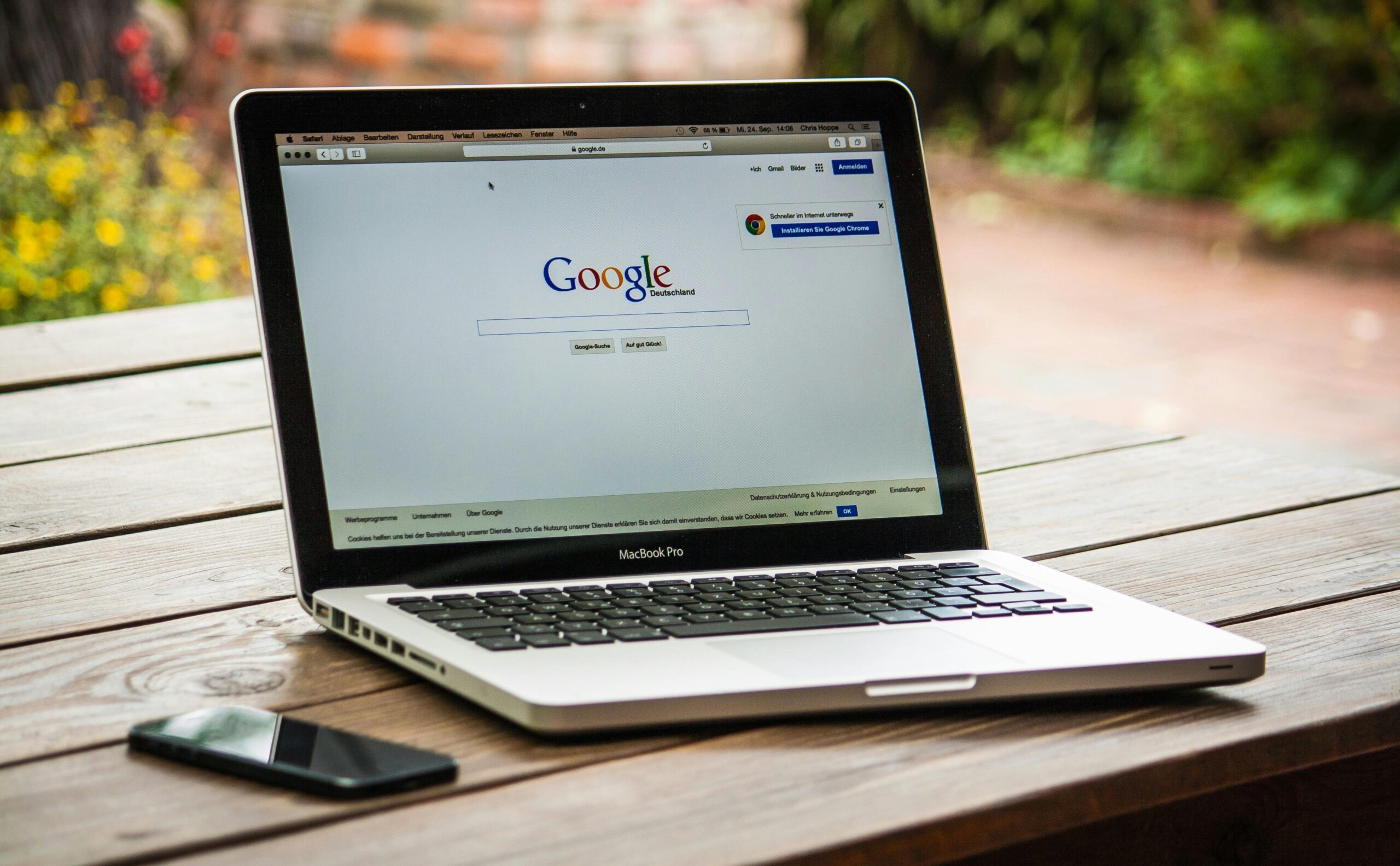 Why is GOOGLE (NASDAQ:GOOGL) a strong contender in 2025?